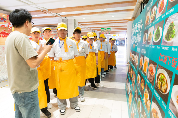 校企聯(lián)動(dòng)拓視野，實(shí)踐賦能促就業(yè)——西安新東方烹飪技工學(xué)校組織中餐學(xué)子探店西安餐飲名企